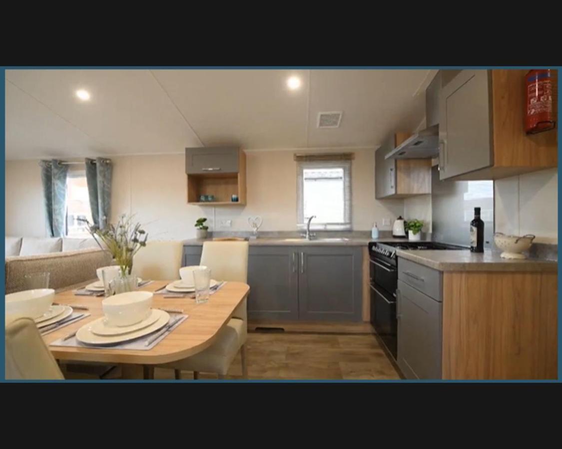 Willa Exotic 3-Bed Caravan At Newquay Holiday Park Zewnętrze zdjęcie